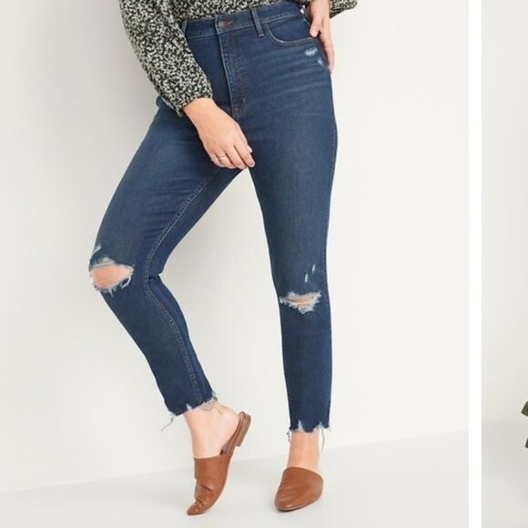 Old Navy Denim - Old Navy Rockstar Super-Skinny Distressed Ripped Cut-Off Ankle Jeans Women Sz 16